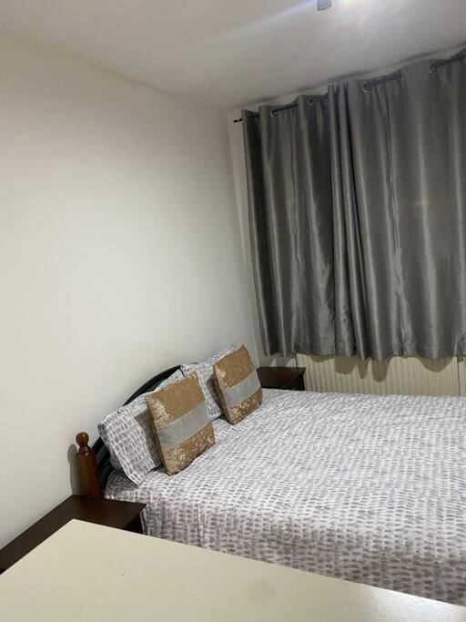Ground Floor One Bedroom Bayswater Central * Londen